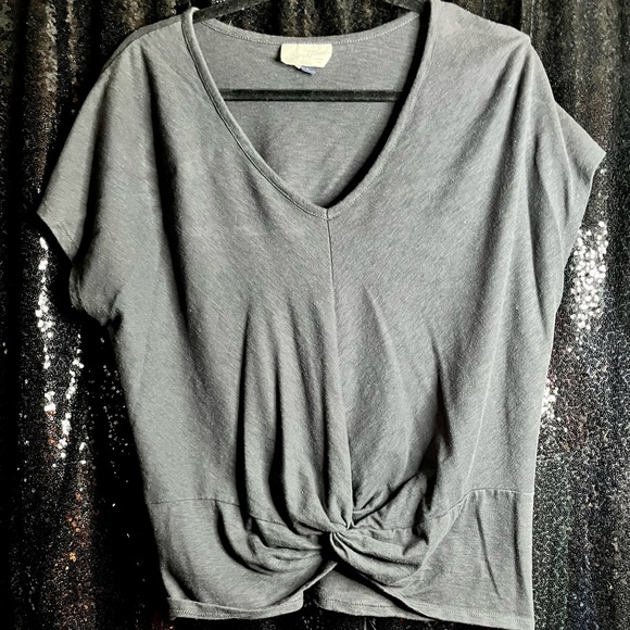 Universal Thread Tops - Universal Thread Charcoal Twist Front Tee